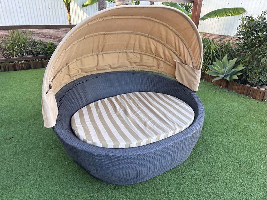 Sofá refondo de Jardim com toldo retratil