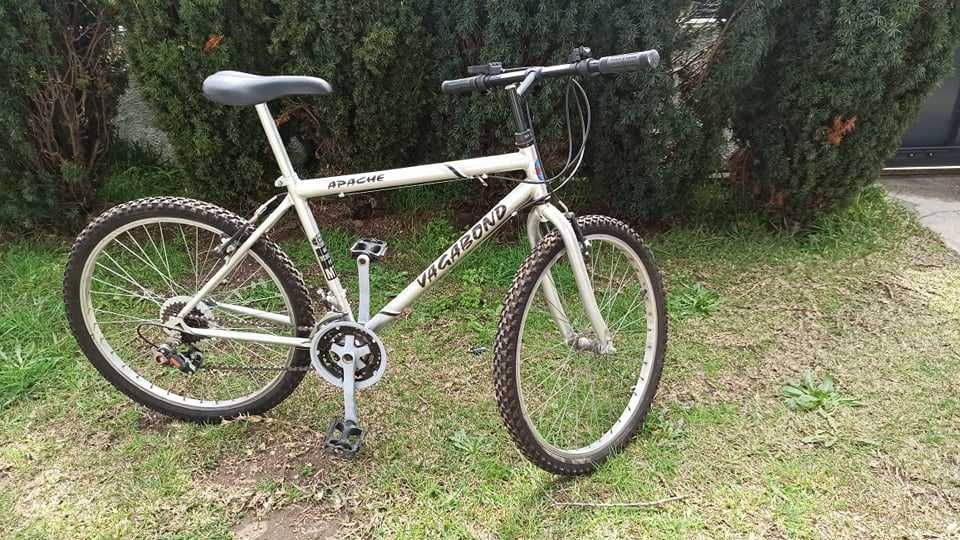 Bicicleta btt apache vagabond, com mudanças, em bom estado