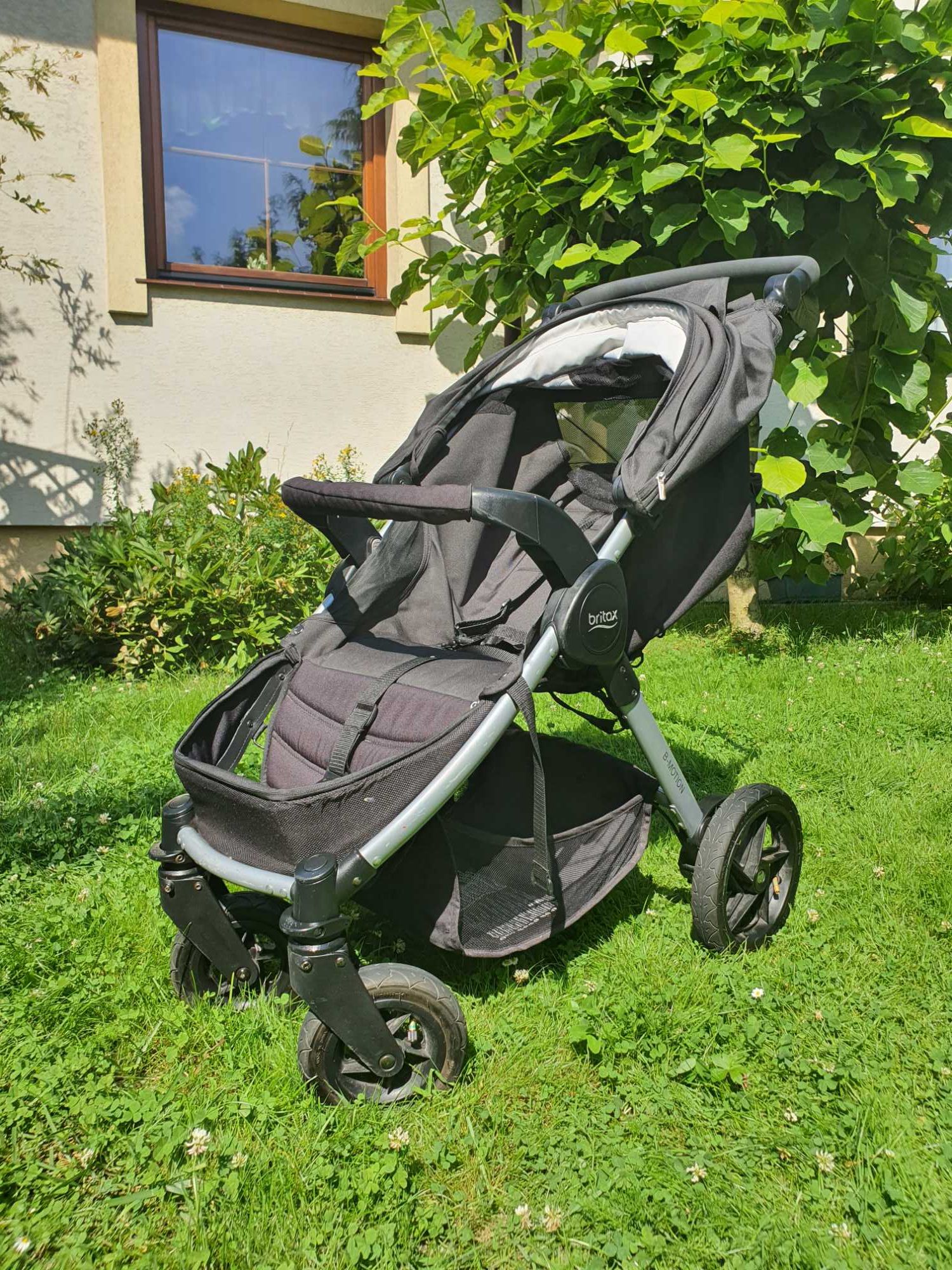 Okazja !! Designerski wózek prestiżowej marki Britax Romer B-Motion.