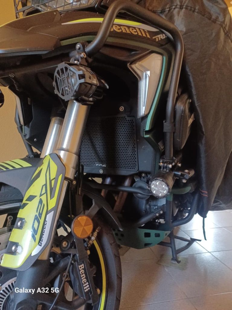 Benelli TRK 702 muitos extras