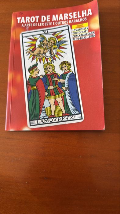 Livro de tarot de Marselha