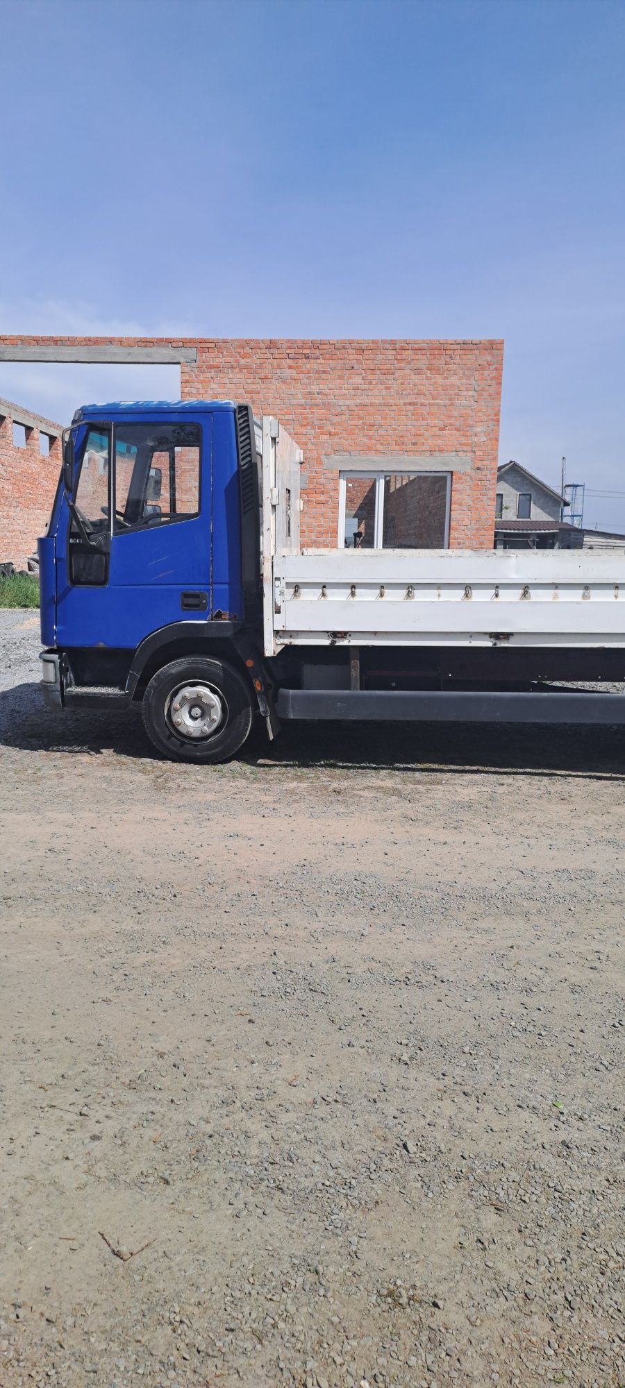 Івеко вантажний автомобіль