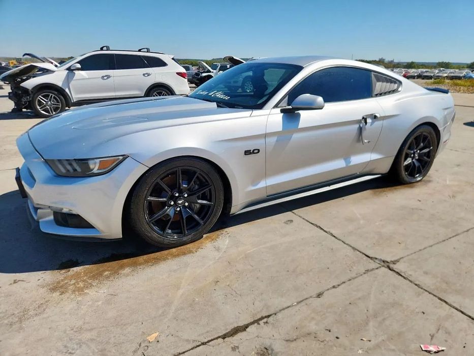 Ford Mustang Popularne amerykańskie coupe w drodze do POLSKI!