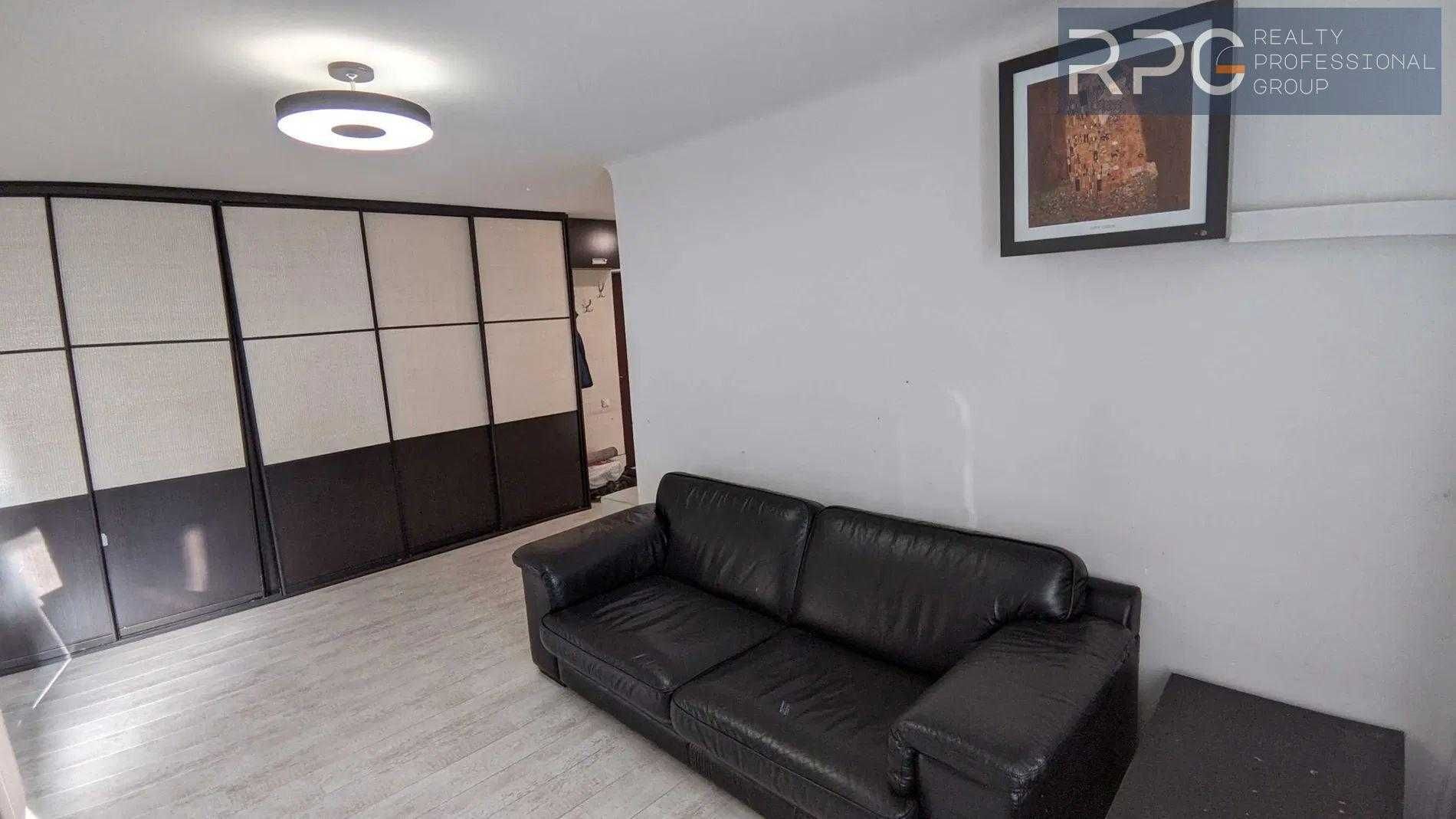 Продам 2к квартиру Печерськ Лобораторний пр. 4, метро Палац України