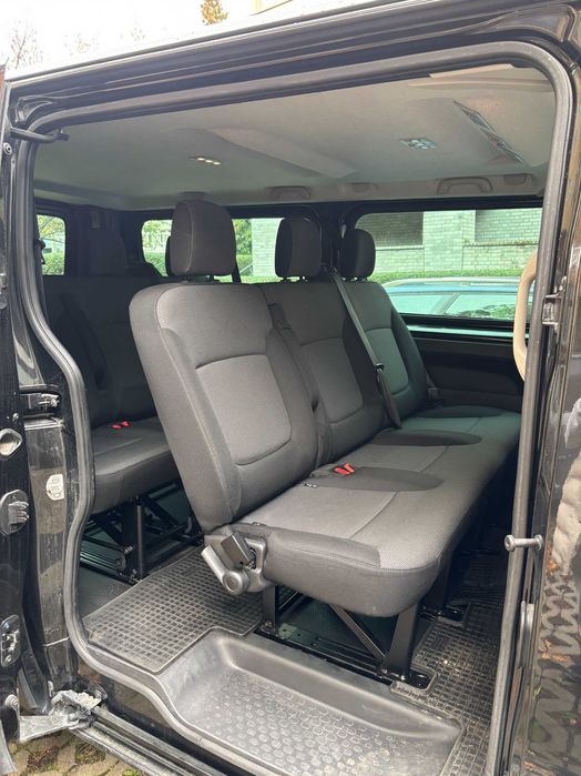 Wypożyczalnia Wynajem bus 9 osobowy Renault Trafic long 2024r.