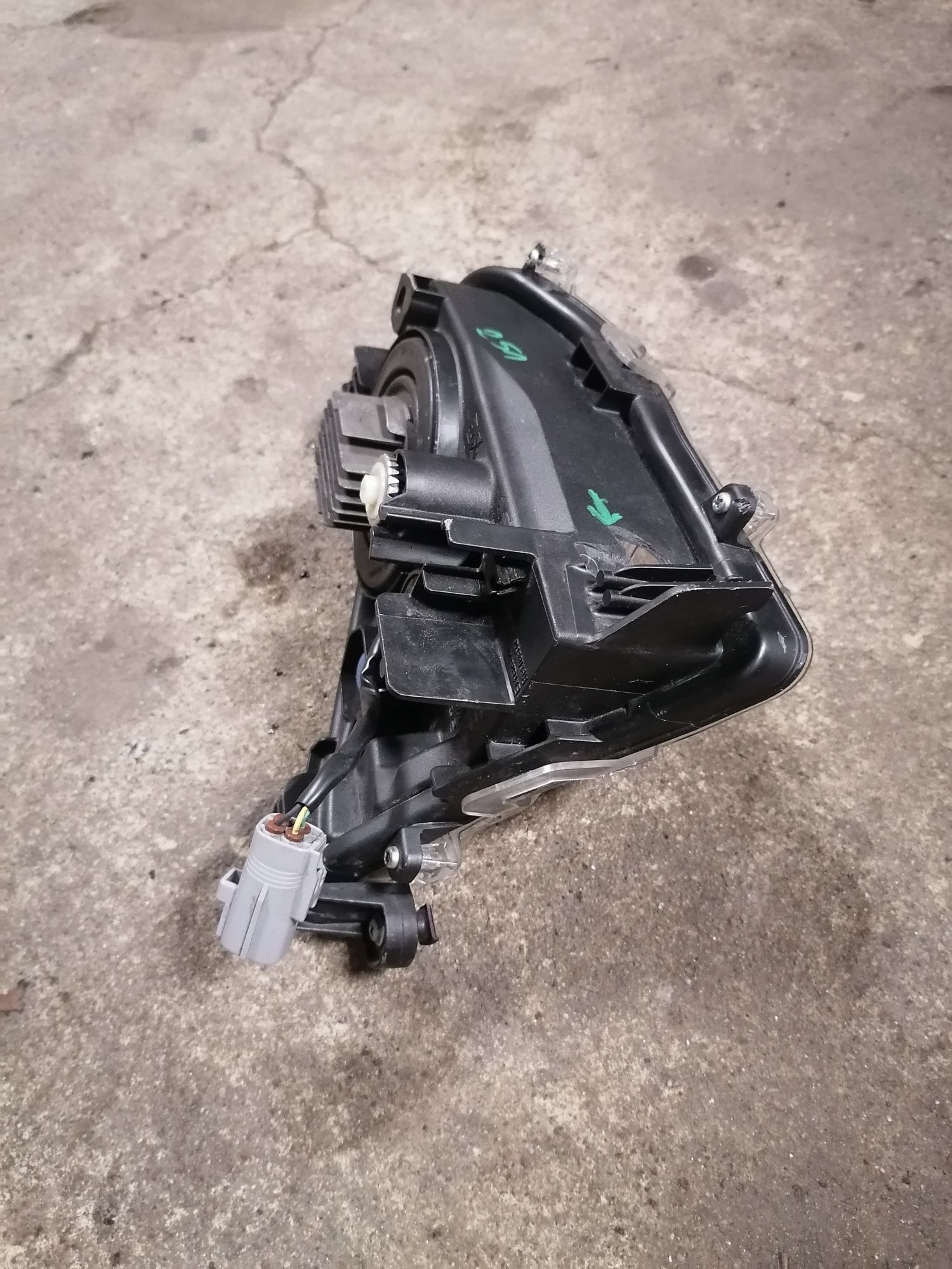 Toyota Prius Halogen Led lewy