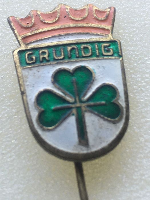 "Grundig" - Pin / Alfinete de lapela