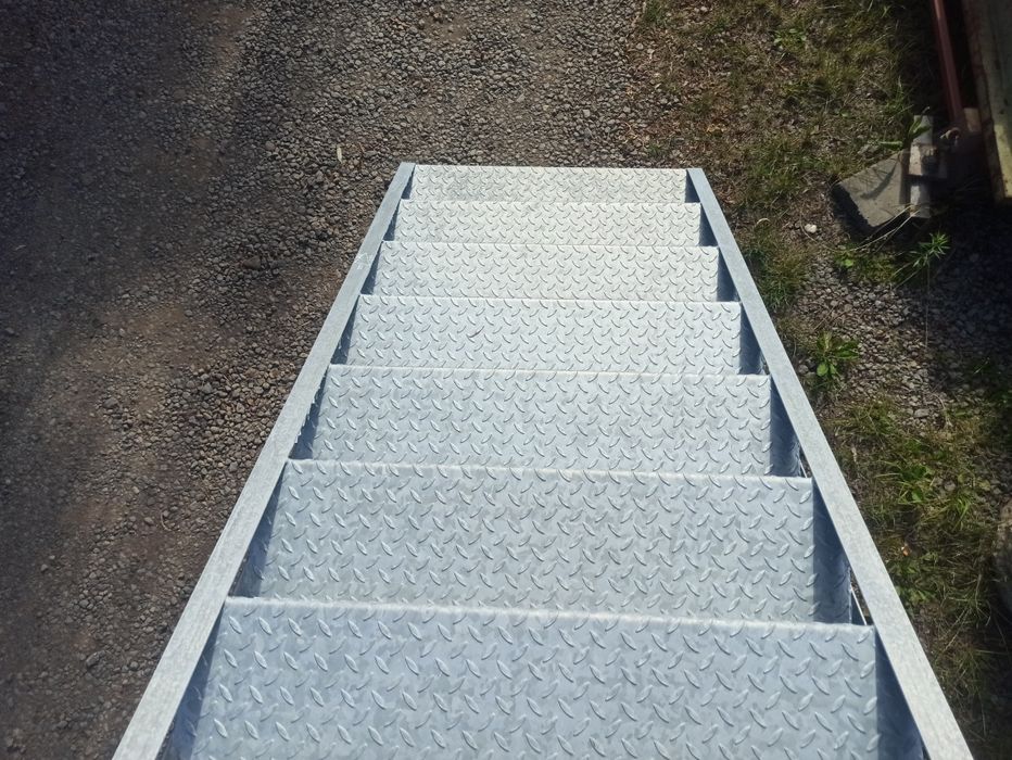 Schody metalowe ocynkowane