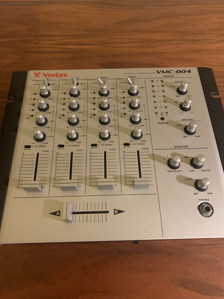 Mesa Dj Vestax VMC 004