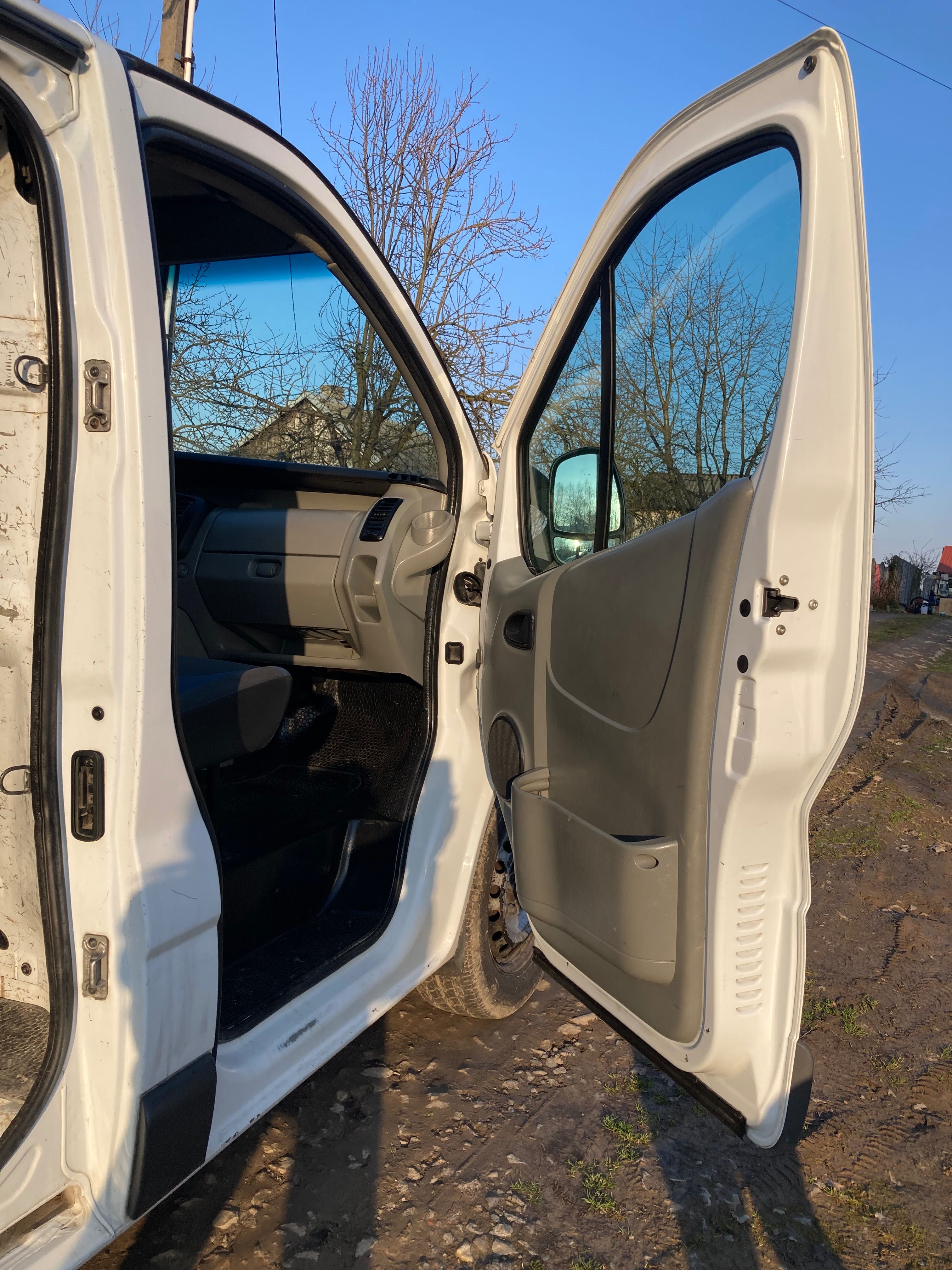 Opel Vivaro 2,5 Cdti