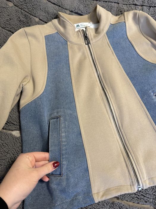 Продам костюм беж з денімовими вставками