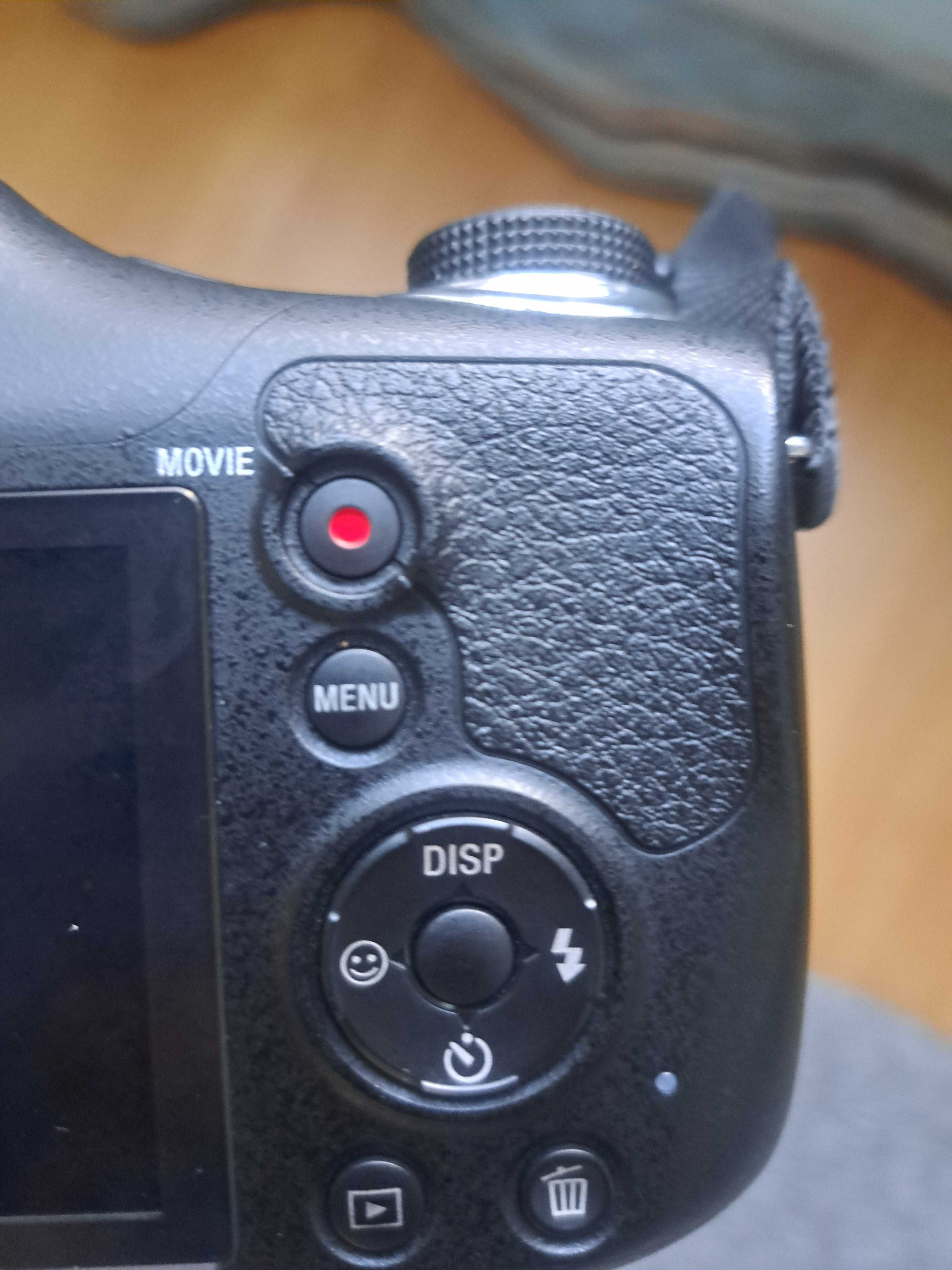 Máquina fotográfica Sony com Bolsa | 35x Zoom | Funciona a Pilhas