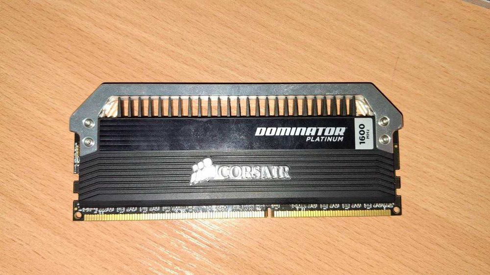 Оперативна пам'ять Corsair Dominator Platinum (CMD8GX3M2A1600C9)