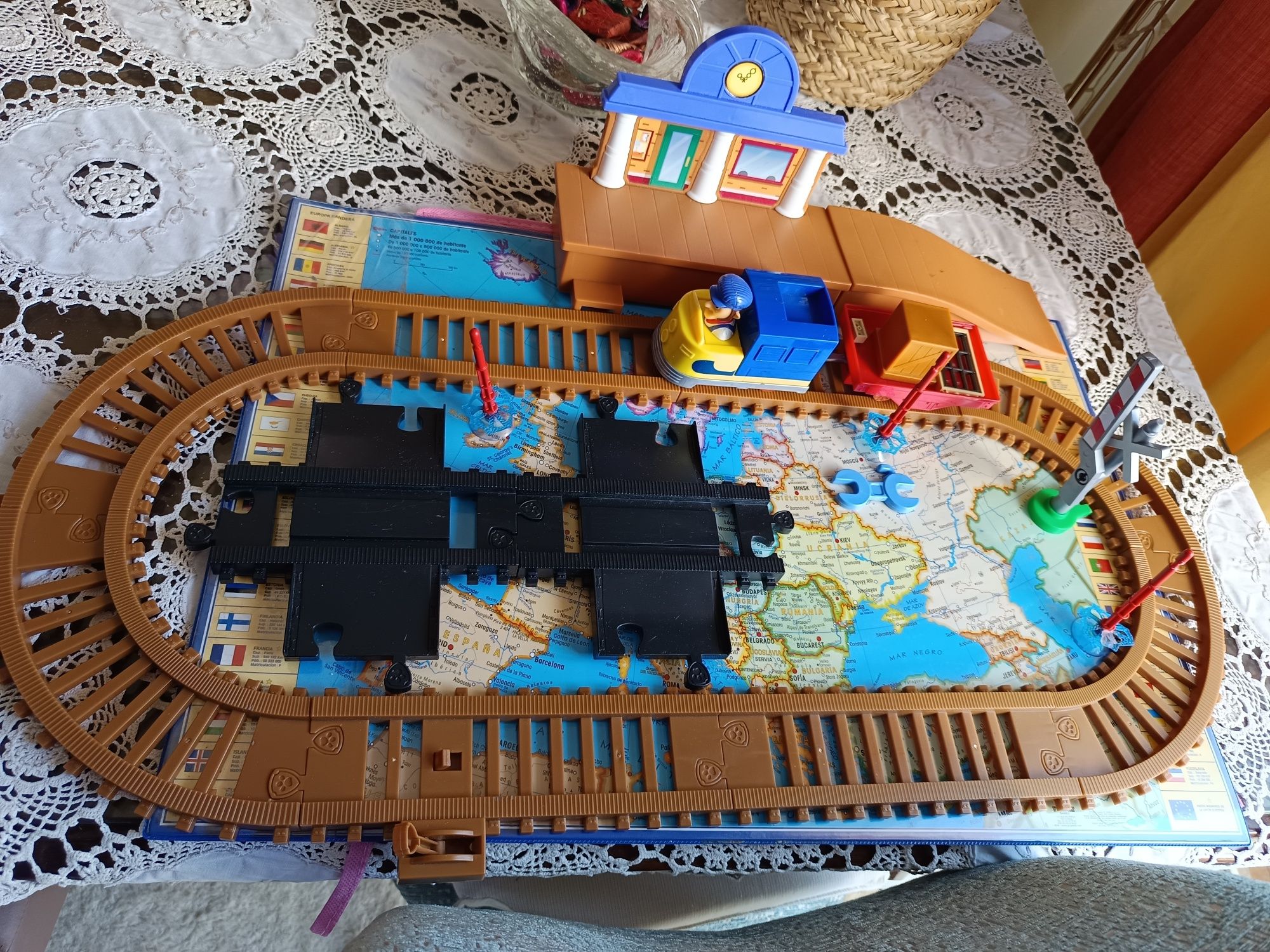 Playmobil Dois comboios com linha ferroviária