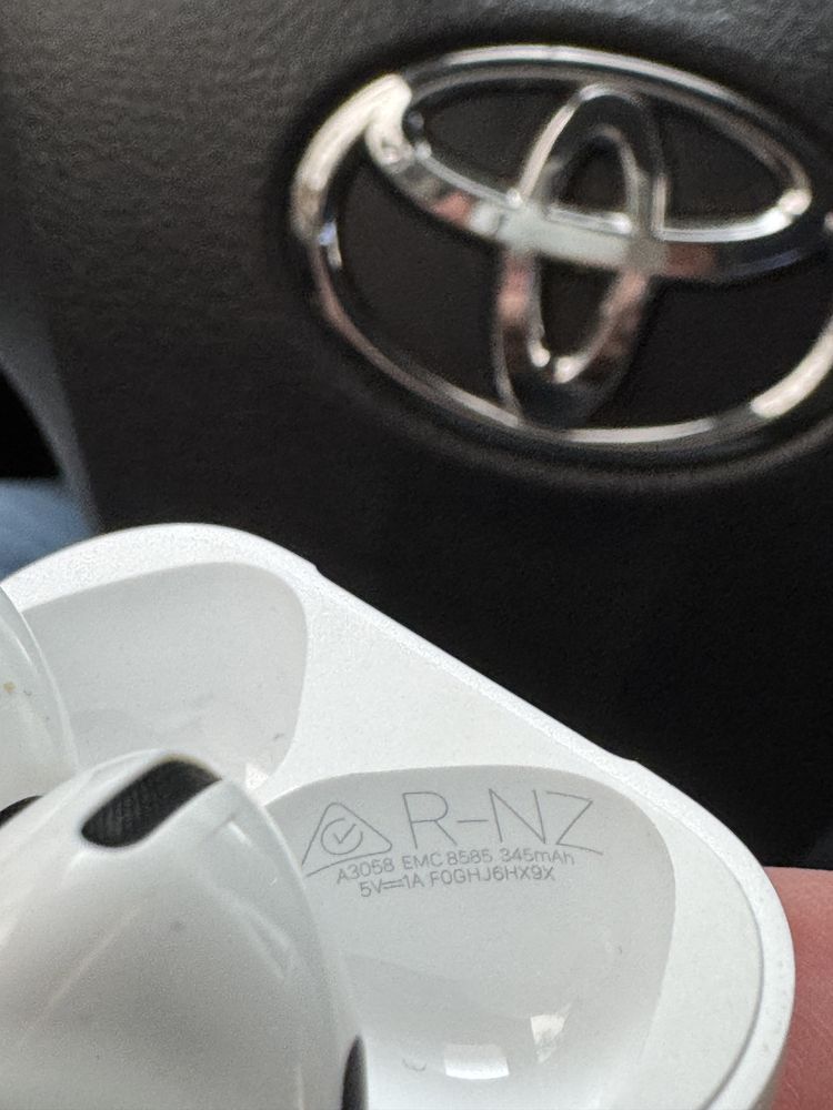 Apple airpods 4 active noise