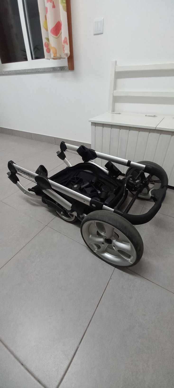 Carrinho de gémeos