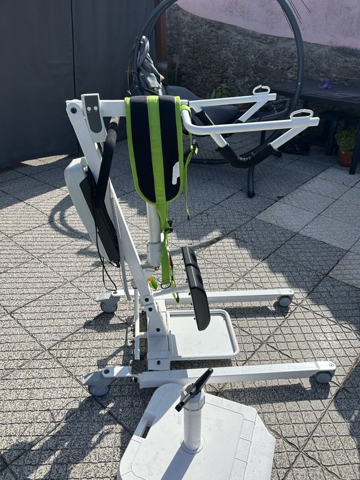 Elevador Hidraulico Motek para idosos