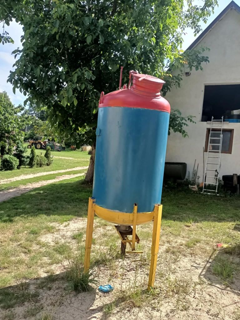 Sprzedam  zbiornik na zboże silos