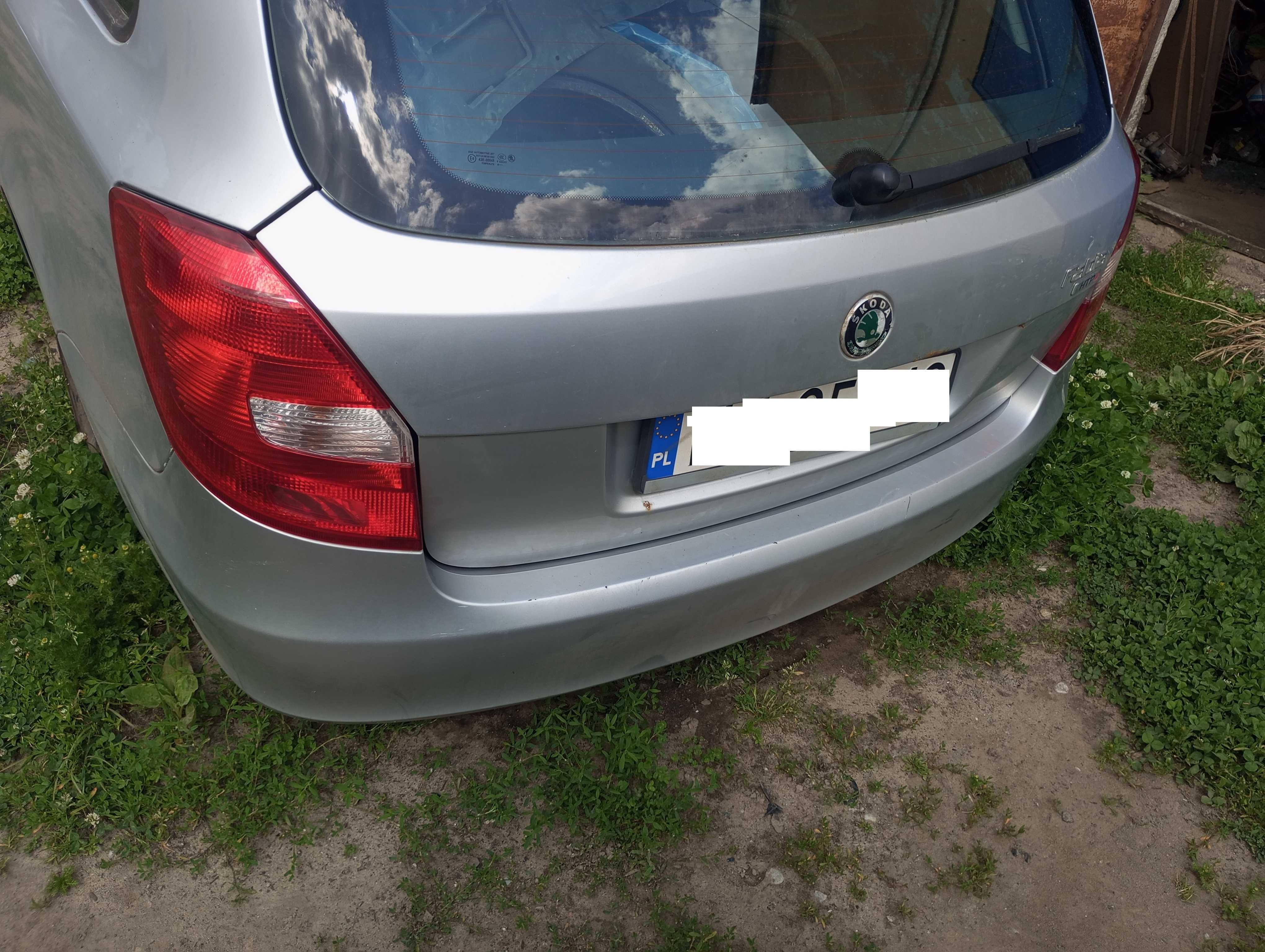 fabia 2 klapa tył lampa zderzak  lewa prawa  srebrna 9156