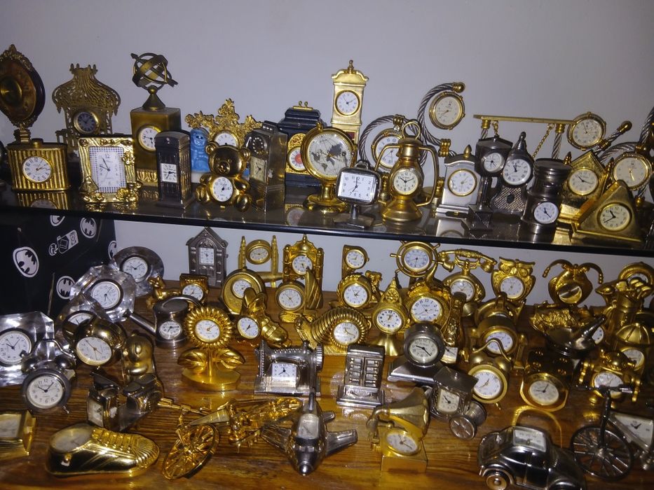 Coleção 100 Relógios em mnitura 500 €