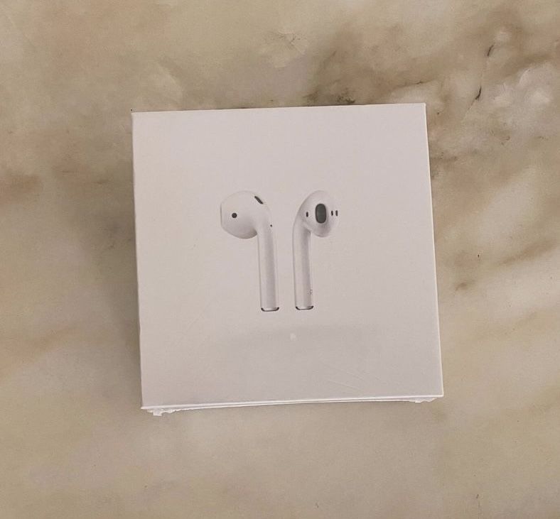 AirPods 2º geração.