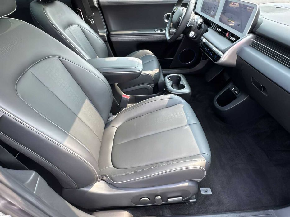Hyundai Ioniq 5      2023