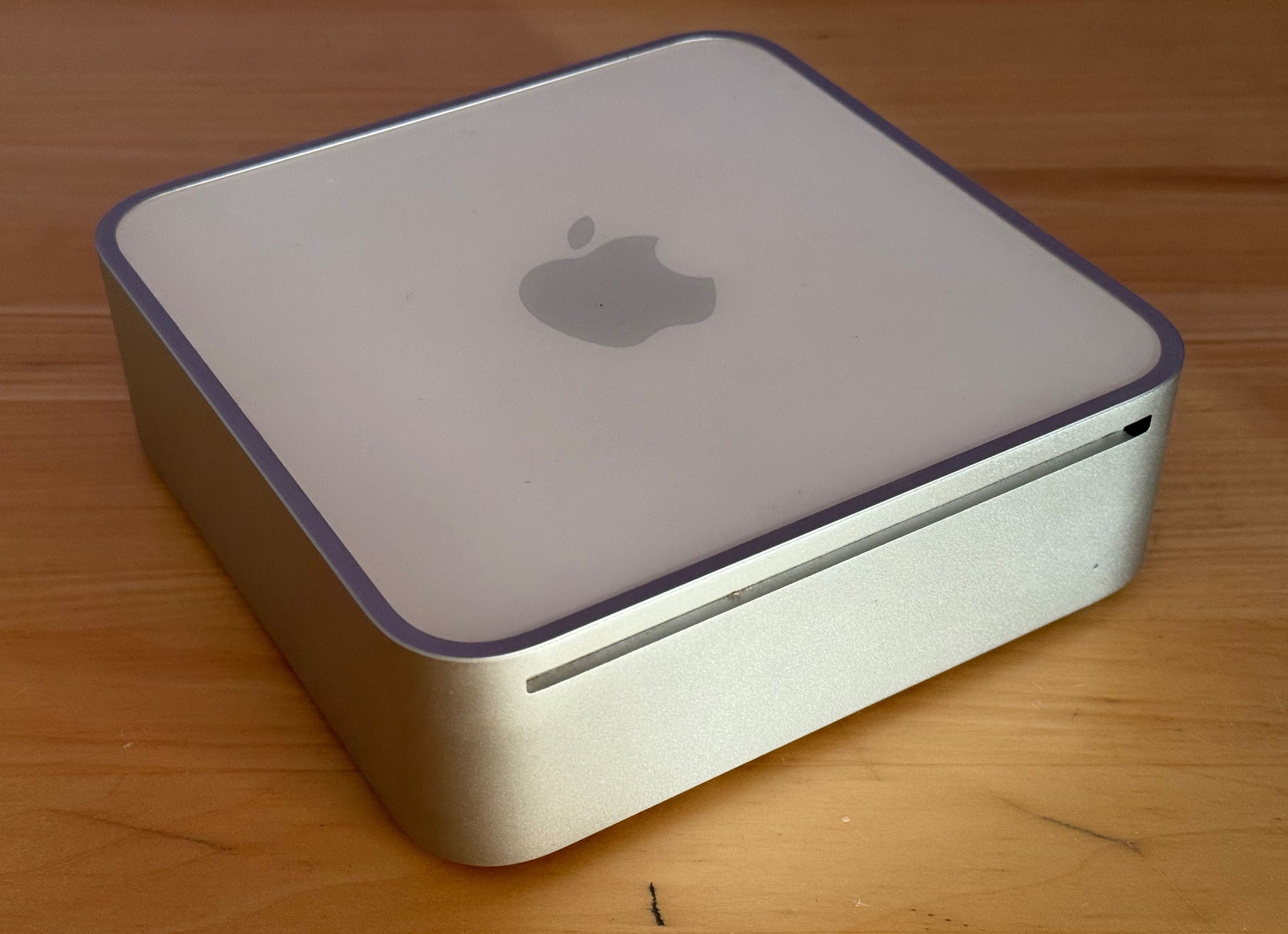 Mac mini 2009 C2D 2.0GHz / 8GB RAM / 512 SSD