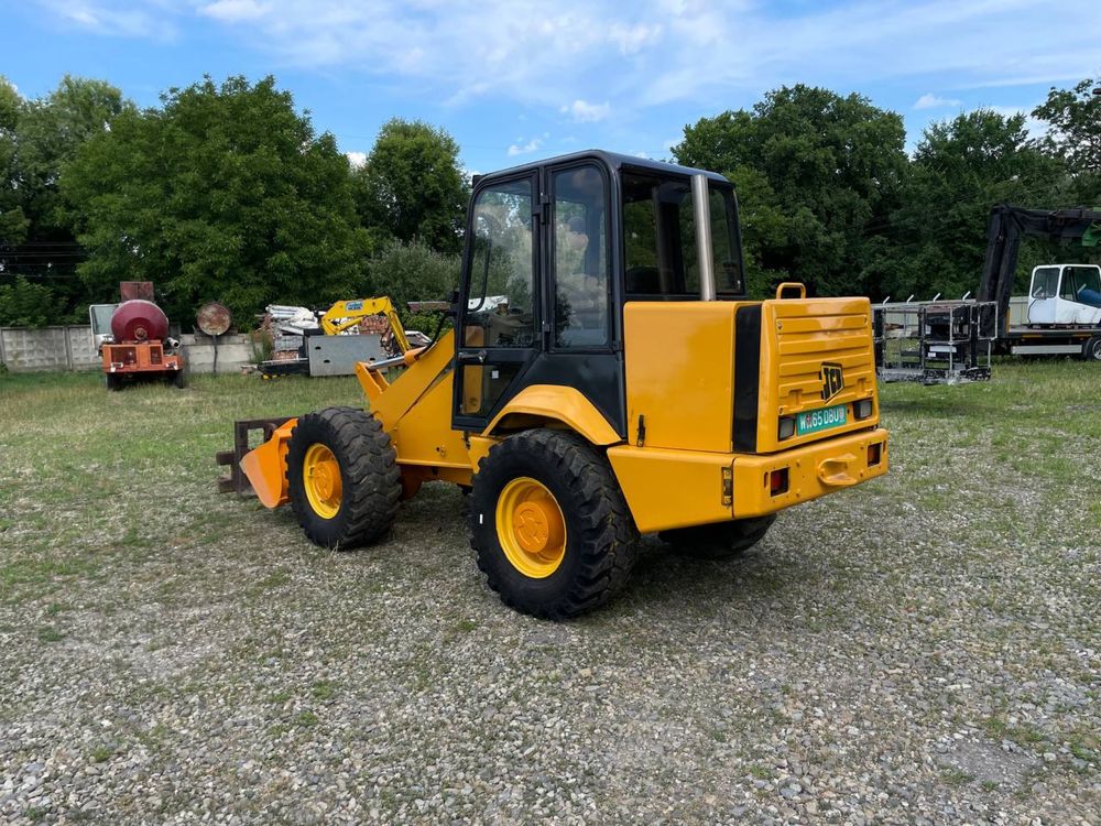 Фронтальний навантажувач JCB 409