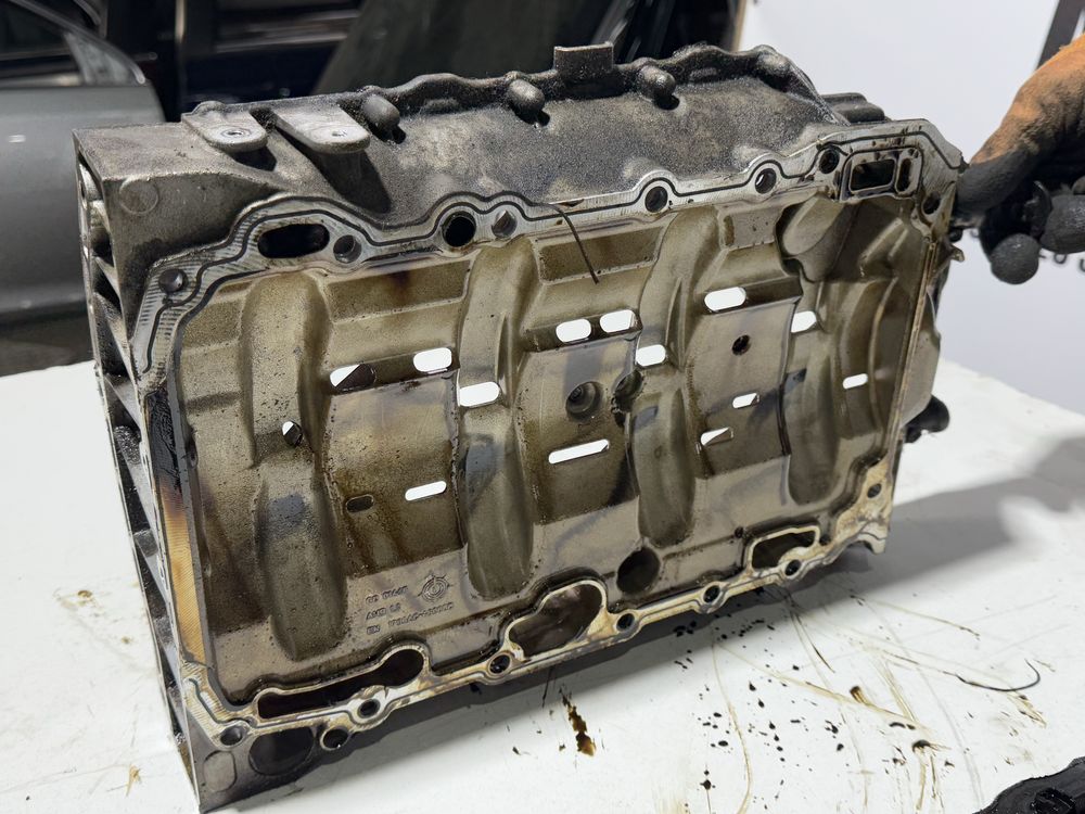 Піддон 1.8 tsi bzb пассат б6 гольф 5 шкода а5 масляний поддон насос