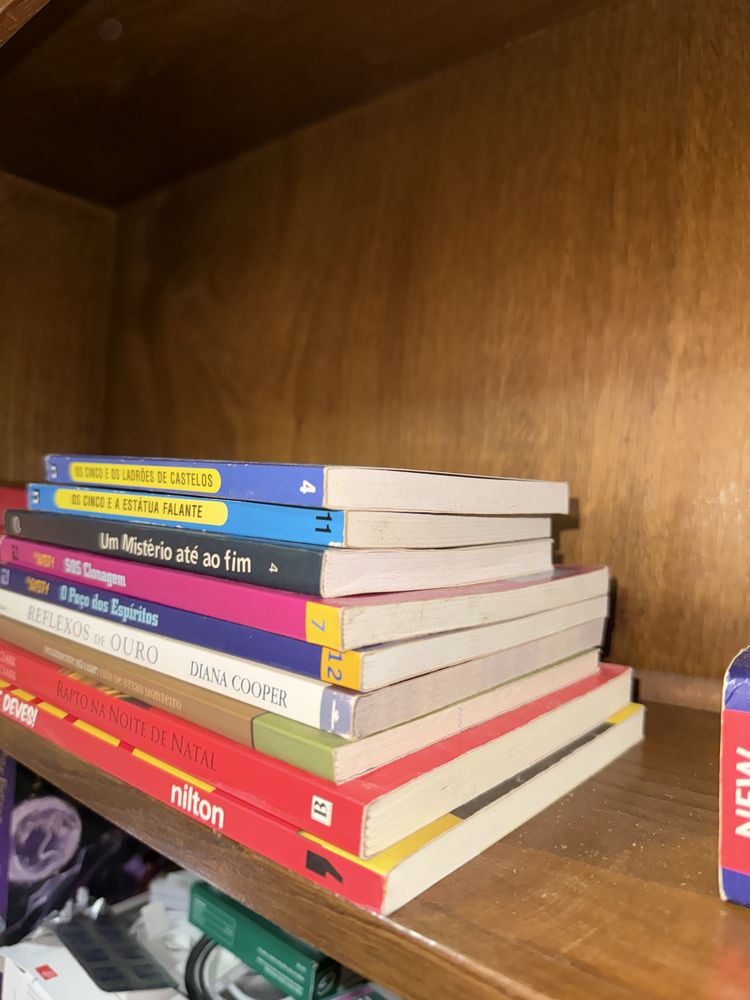 Livros variados para venda