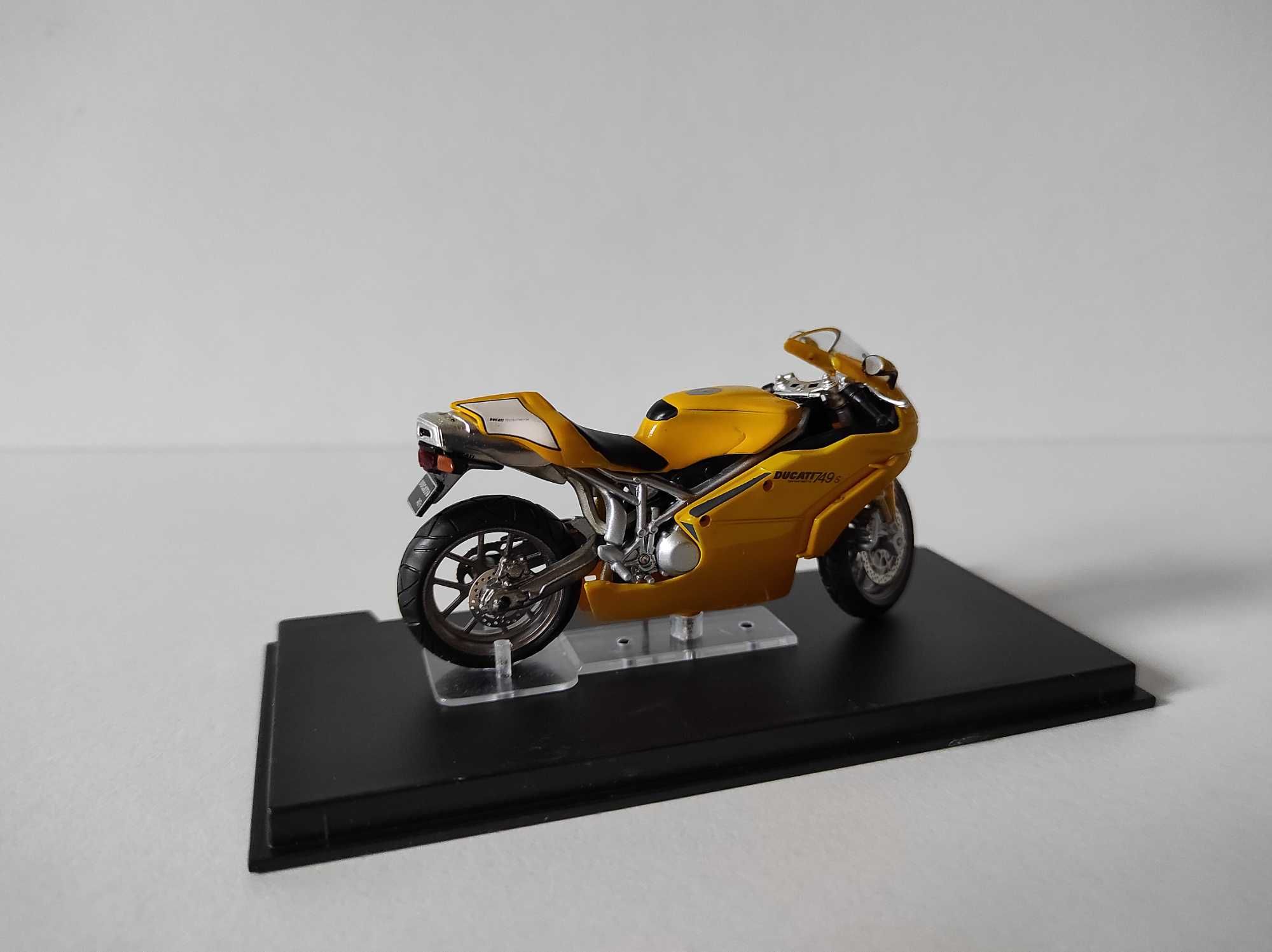 Ducati 749s 2003 Motor Motocykl 1:24