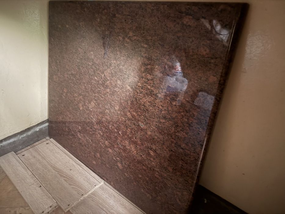 Antyczny stół z XVII wieku