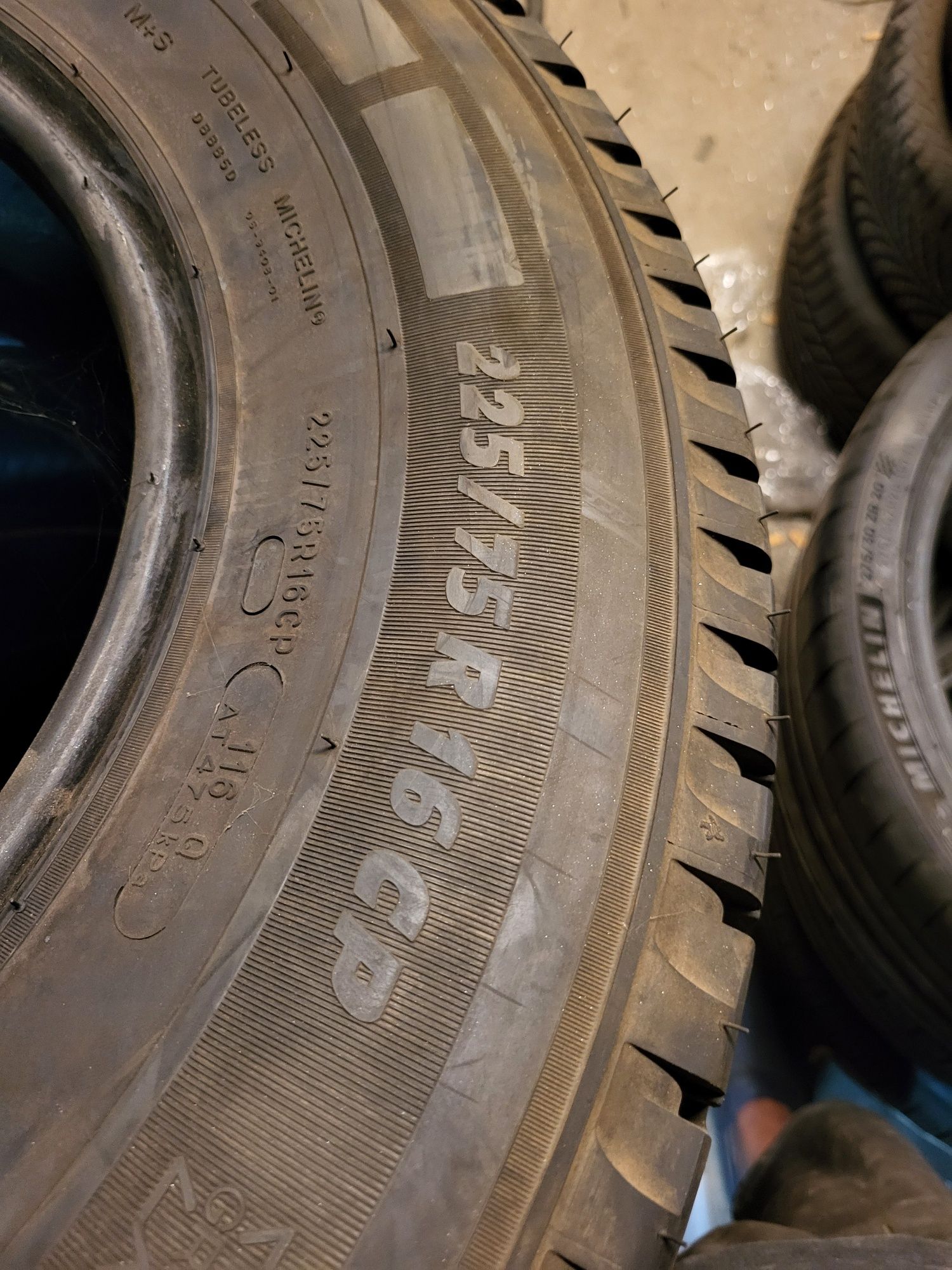 225/75/16c Michelin Agilis Camping  23rok opona pojedyncza
