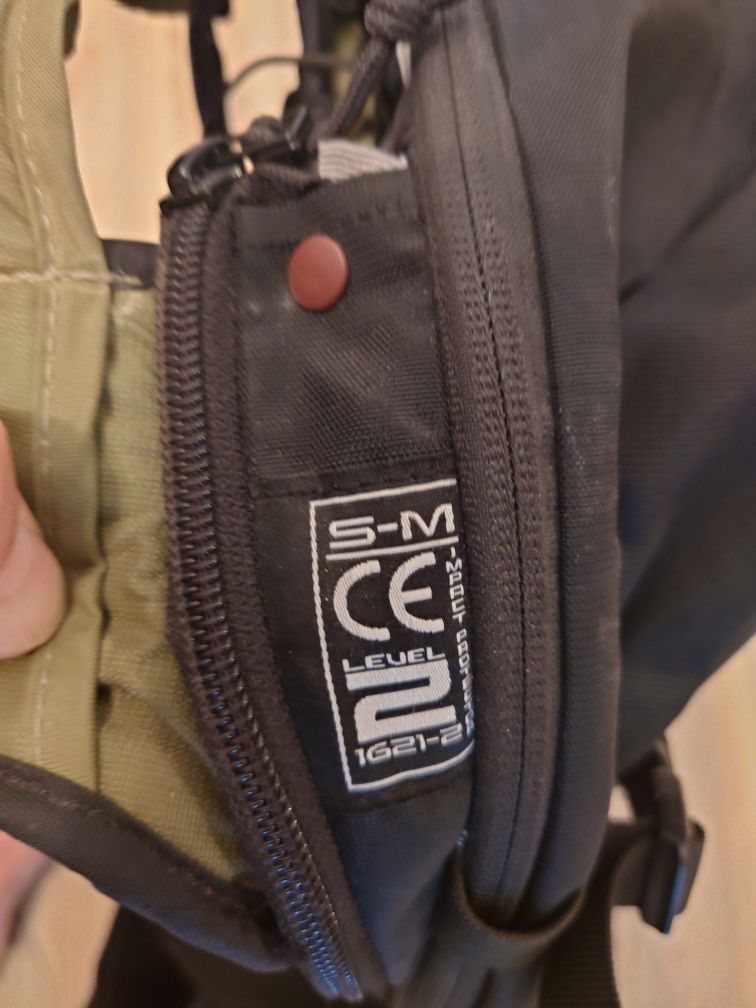 Plecak rowerowy z protektorem Camelbak K.U.D.U. 20