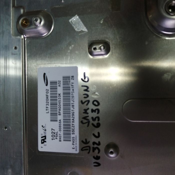 Vários paineis de tv lcd e led