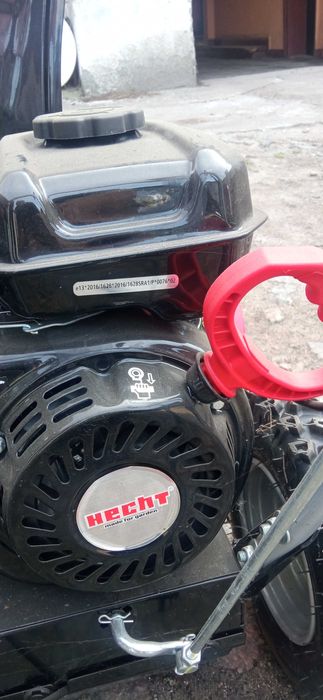 odśnieżarka spalinowa HECHT 9555