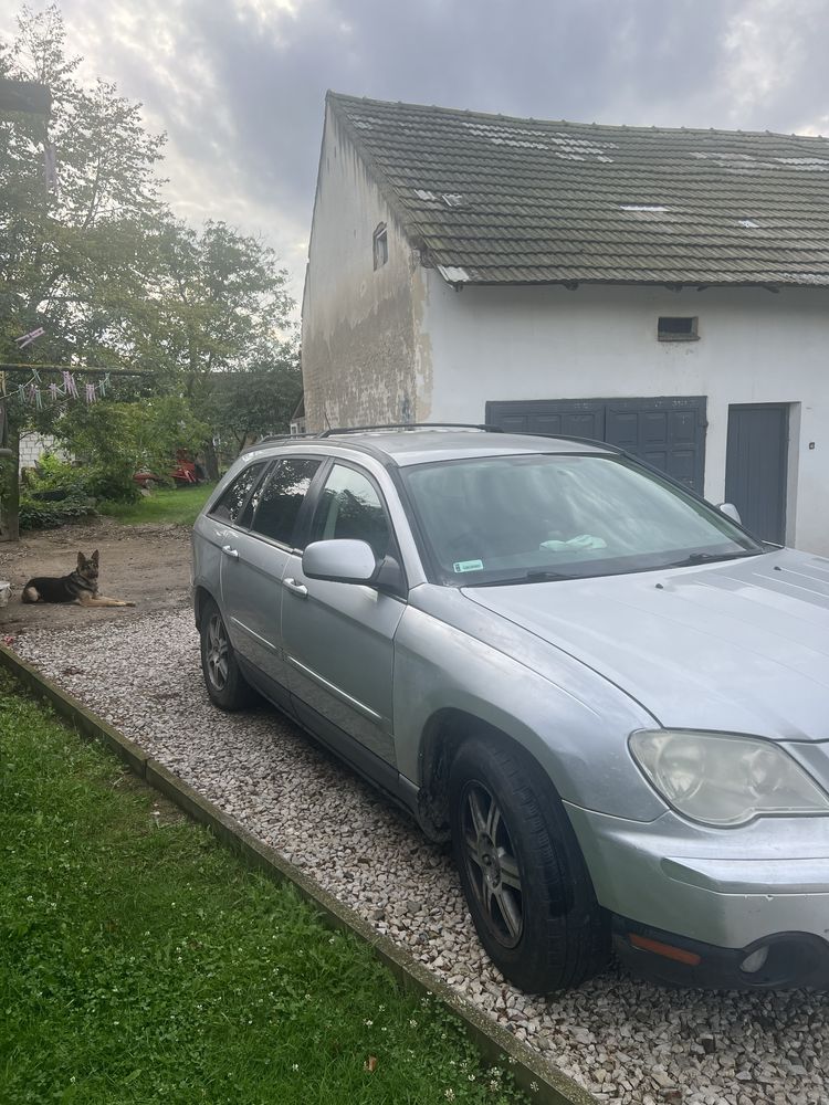 Chrysler pacifica