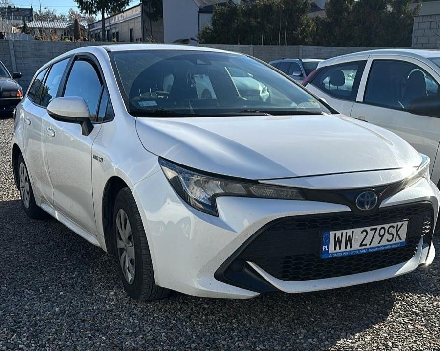 TANI wynajem samochodu car rental Toyota Hybrid LPG kombi