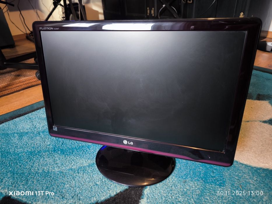 Monitor LG flatron 22 całe model e2250t