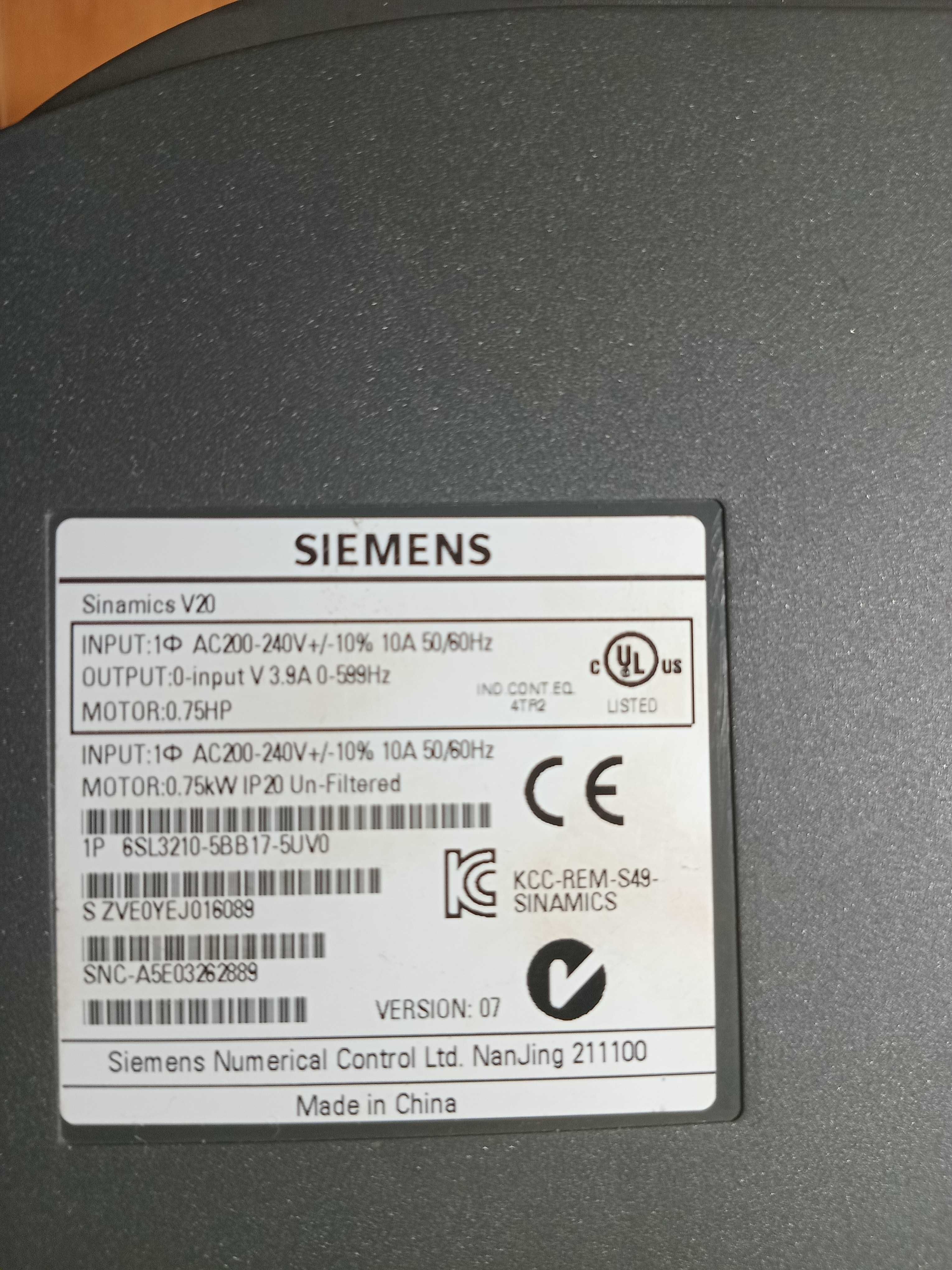 Перетворювач частоти Siemens sinamics V20, 0,75 кВт.