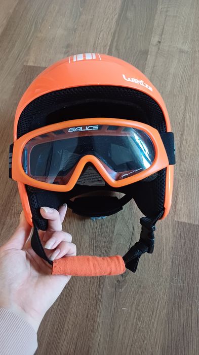 Шолом з окулярами на 5-10 років