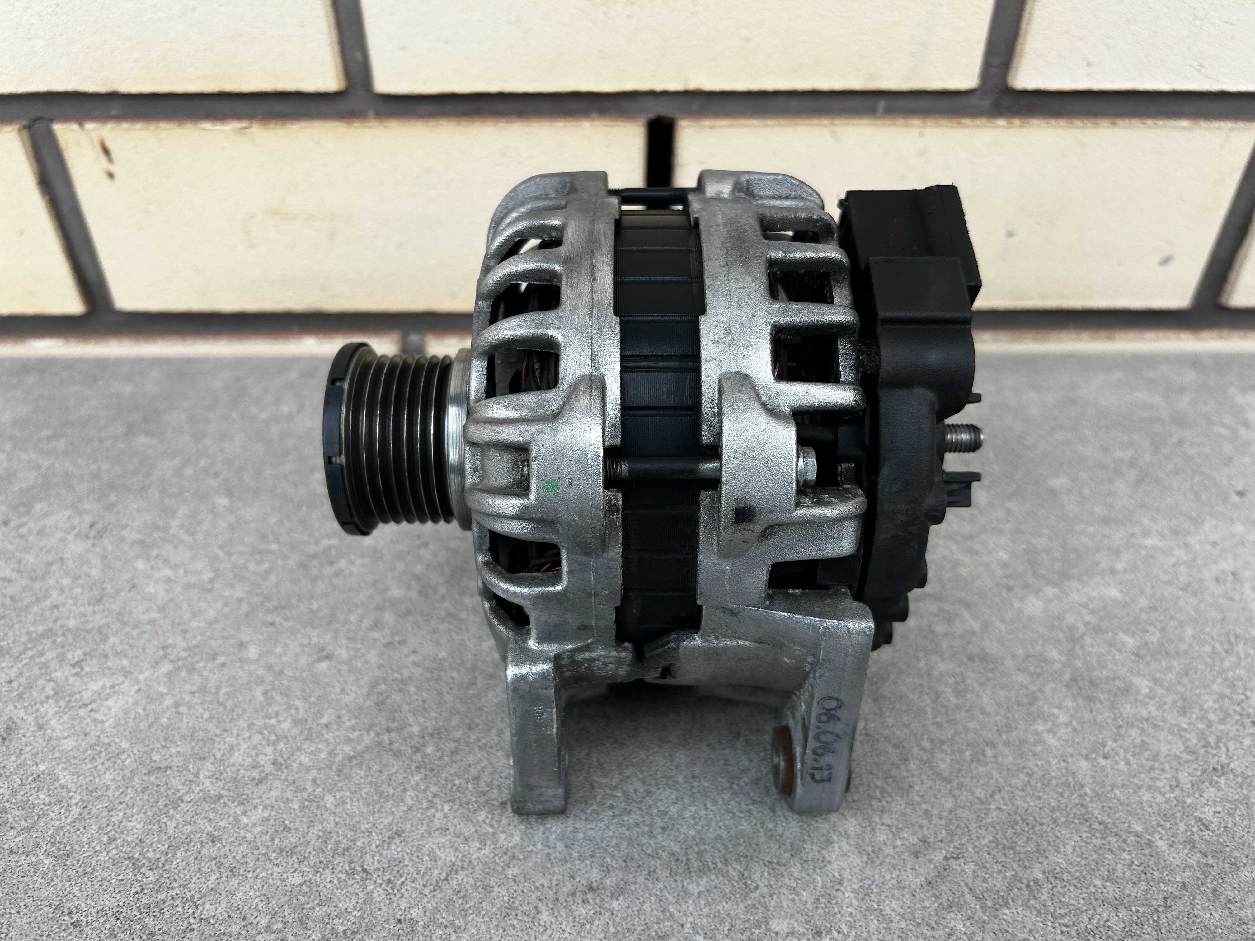 генератор Renault Captur Clio 4 Sumbol Dacia Logan 0.9TCE