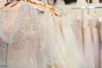 Весільні сукні для непишних церемоній