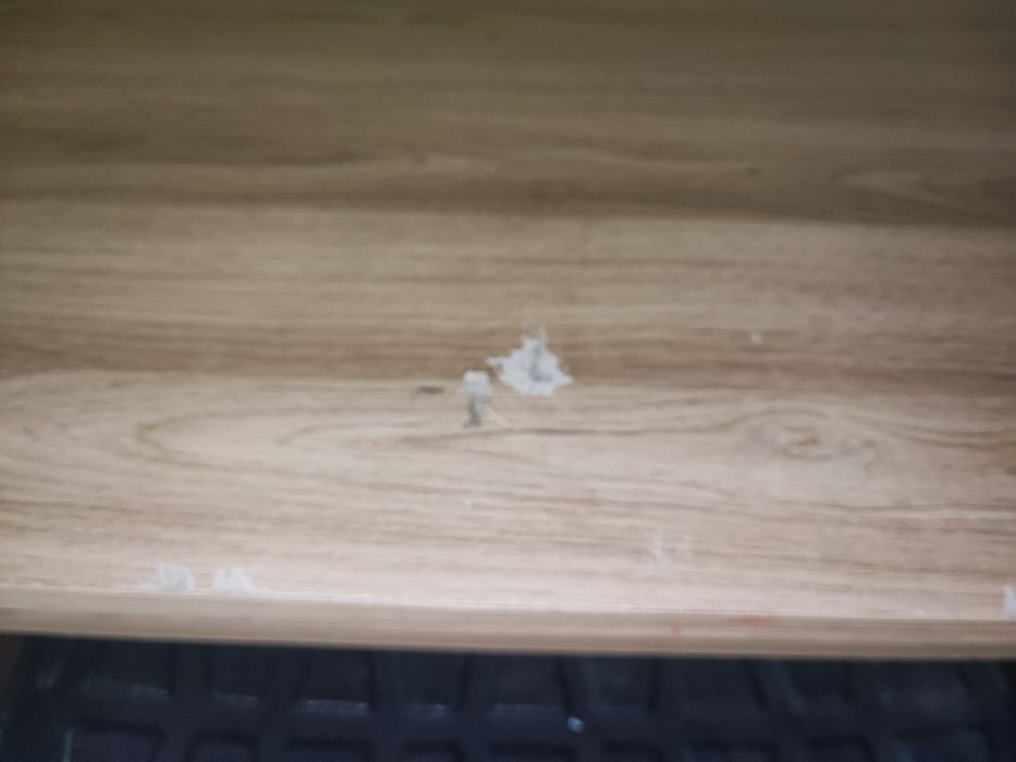 Secretária em bom estado