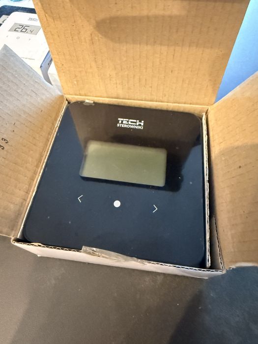 4x TECH sterownik podłogówka R-12B czarny