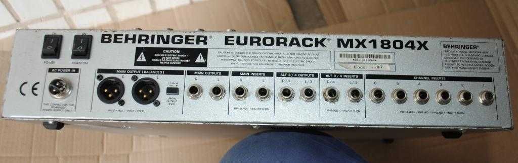 Behringer Eurorack MX1804X мікшер, 6 XLR, 4 стерео входи, ефекти. +БЖ.
