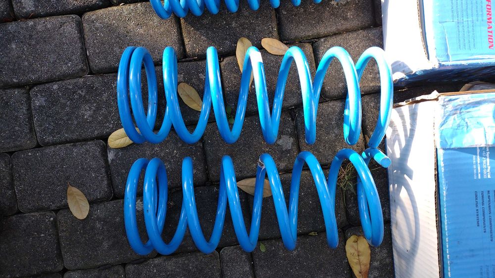 Sprężyny Suzuki grand Vitara 2 lift 2" Lovells