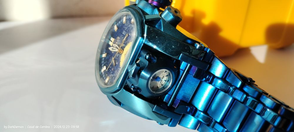Relógio Invicta com caixa