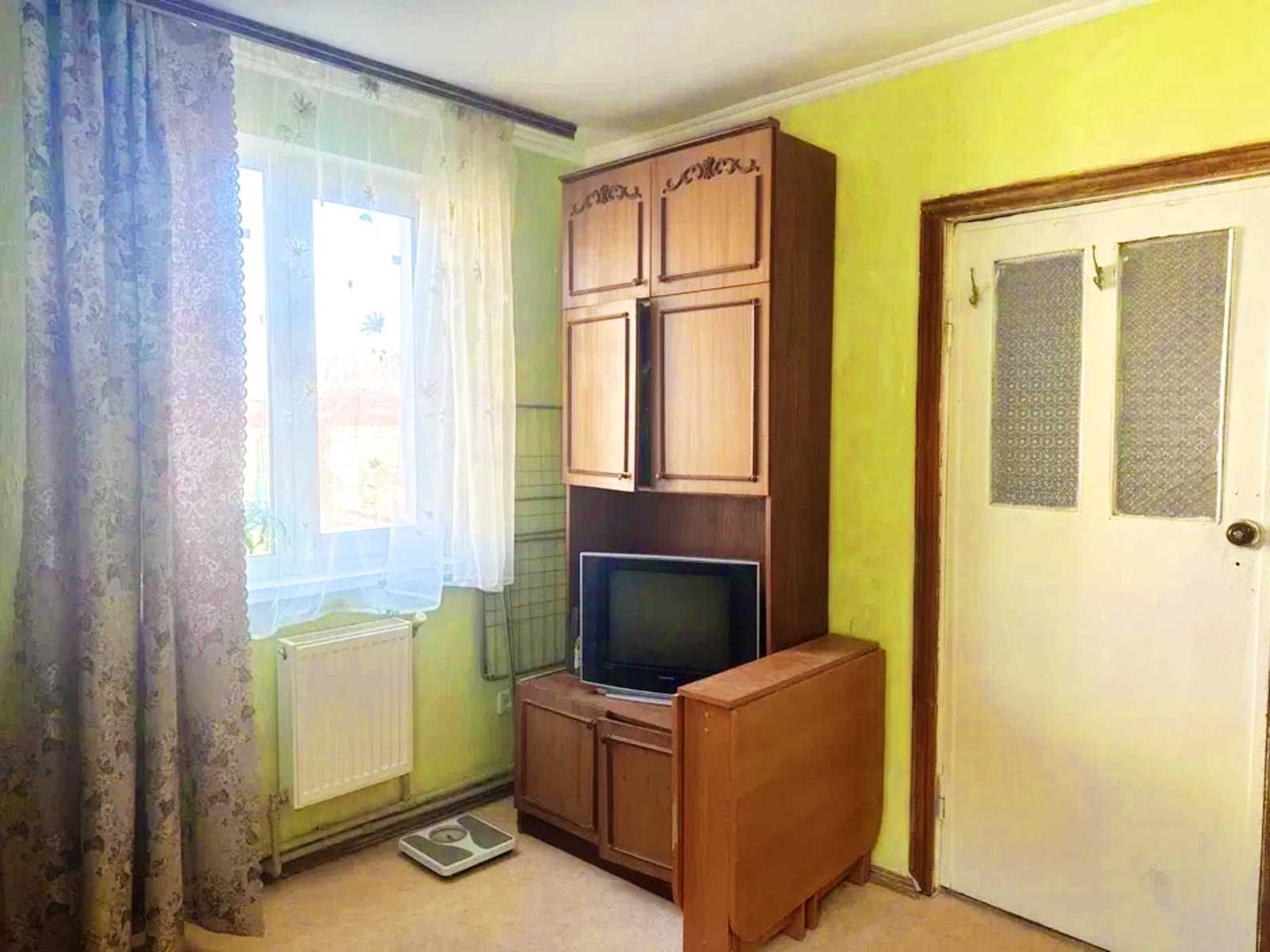 Продам будинок с.Святопетрівське.Горище,криниця,6 соток,газ