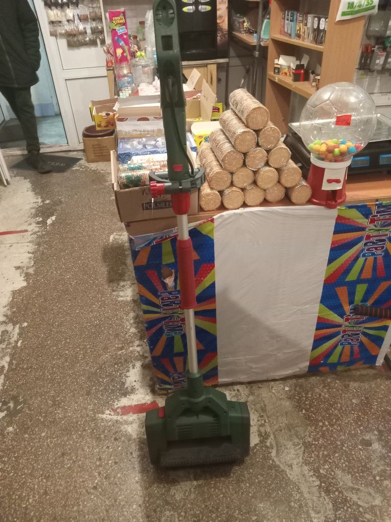 Щітка для чистки килимів